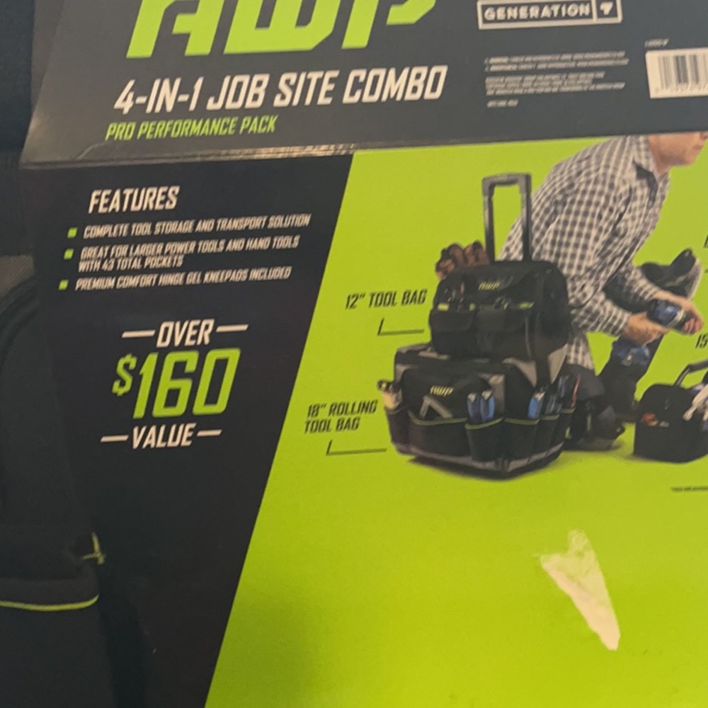 Tool box set with wheels